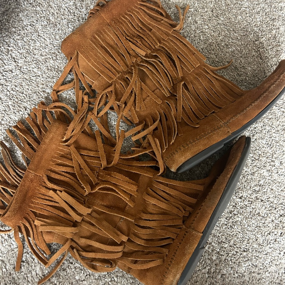 Minnetonka Fringe 3-Layer Boot, Brown Suede, Women’s 9